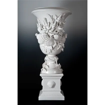 Zdjęcie Stylowy ceramiczny wazon zdobiony morską dekoracją