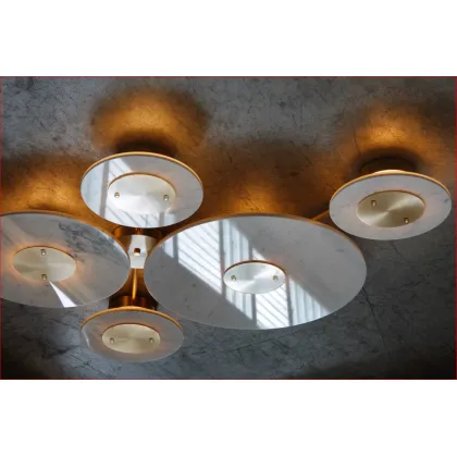 Zdjęcie Stylowa lampa sufitowa lub ścienna z pojedynczymi dyskami z marmuru Carrara – Il Paralume Marina
