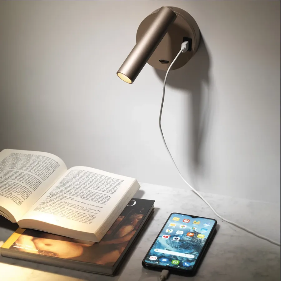 obrazek 3 Stylowy kinkiet Betu z USB w kolorze piaskowym