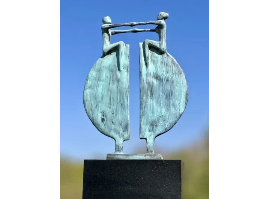 obrazek 4 Luksusowa statuetka "Nowa perspektywa" - idealna ozdoba do ogrodu