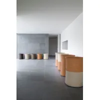 Picture Exclusive clay pot for the terrace - Atelier Vierkant