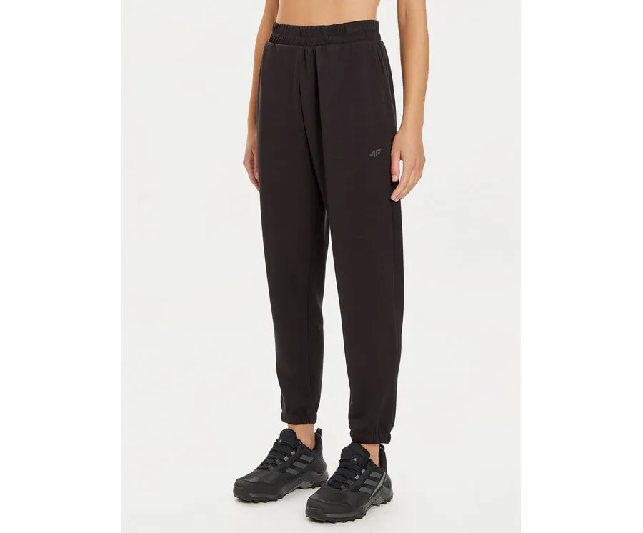 obrazek 1 4F Spodnie dresowe 4FWAW24TTROF0840 Czarny Loose Fit
