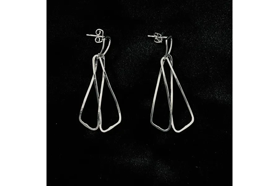 obrazek 1 Eleganckie długie trójkątne kolczyki - wyjątkowy prezent z okazji rocznicy