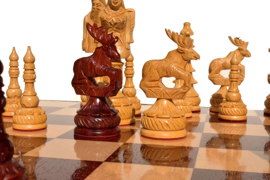 obrazek 7 Unikalny zestaw szachowy oparty na tematyce Świętego Mikołaja - The Chess Empire