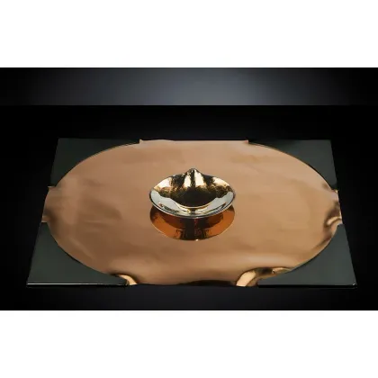 Zdjęcie Ekskluzywny talerz ze szkła w złotym kolorze do jadalni