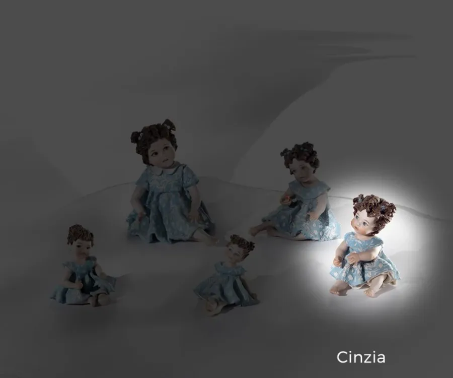 obrazek 1 Elegancka figurka porcelanowa przedstawiająca dziewczynkę - Sibania