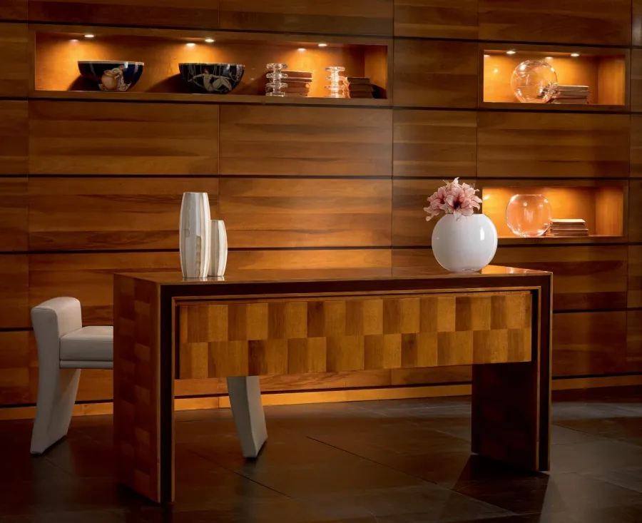 picture 1 Exclusive leather bench for a luxury apartment - Cantiero
