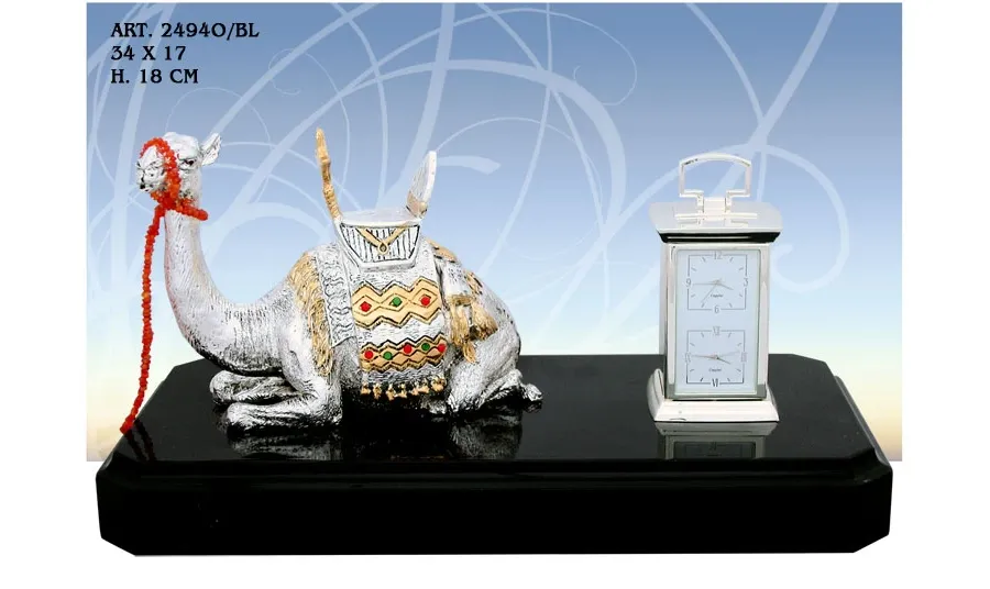 obrazek 1 Praktyczna figura wielbłąda wraz z zegarem