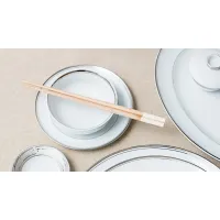 Zdjęcie Elegancka zastawa stołowa z portugalskiej porcelany dla 12 osób - Porcel