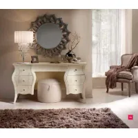 Zdjęcie Urokliwa toaletka do sypialni w kolorze kości słoniowej