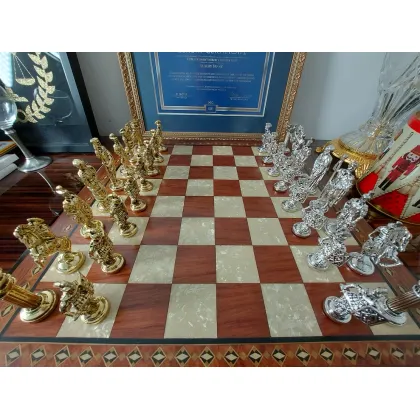 Zdjęcie Cudowny zestaw szachowy na upominek - Helena Woodart