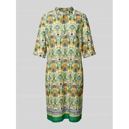 Zdjęcie Sukienka o długości do kolan ze wzorem na całej powierzchni