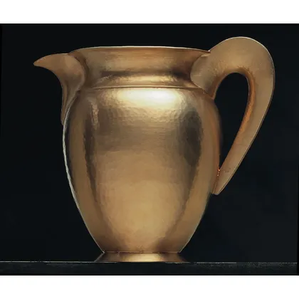 Zdjęcie Stylowy dzban ze srebra platerowanego złotem o klasycznym kształcie – Pampaloni