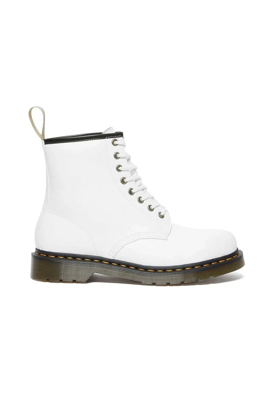 obrazek 1 Dr. Martens botki 1460 Vegan Vegan damskie kolor biały na płaskim obcasie DM27213113
