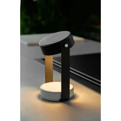 Zdjęcie Piękna włoska lampa ogrodowa