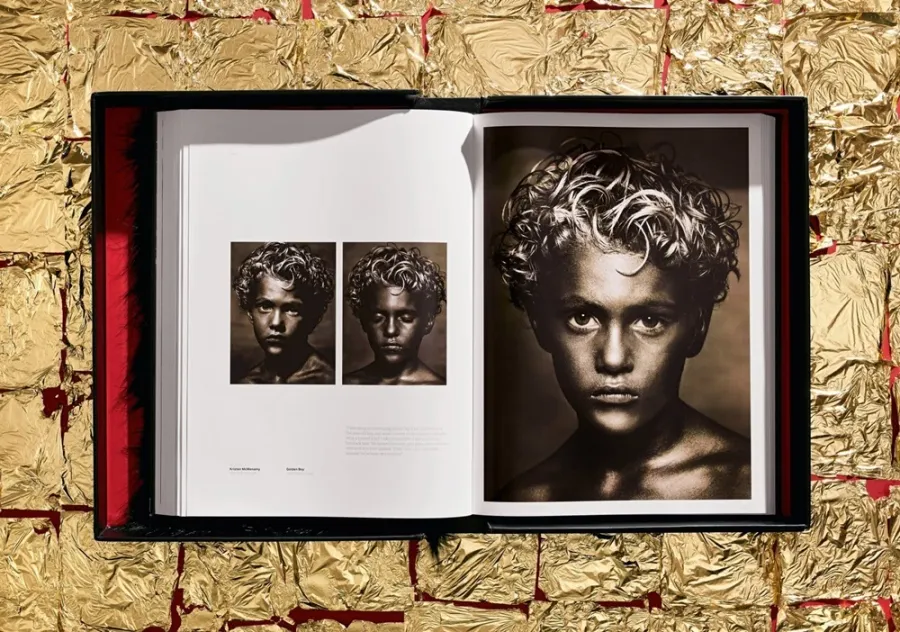 obrazek 17 Książka Albert Watson. Kaos, Art Edition No. 151–200 ‘Kate Moss, Marrakech, 1993’ - Taschen