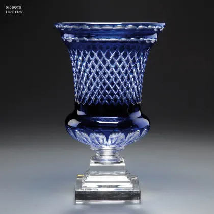 Zdjęcie Elegancki niebieski wazon na kryształowej nóżce