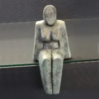 Picture A tasteful bronze figurine