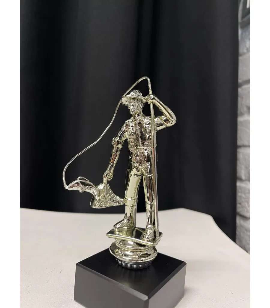 obrazek 3 Figurka na biurko dla miłośnika wędkowania - prezent