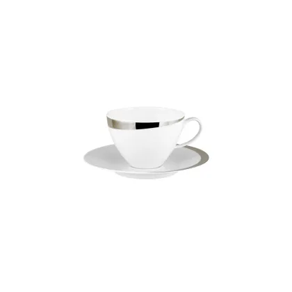 Zdjęcie Piękna porcelanowa filiżanka śniadaniowa ze spodkiem - Porcel