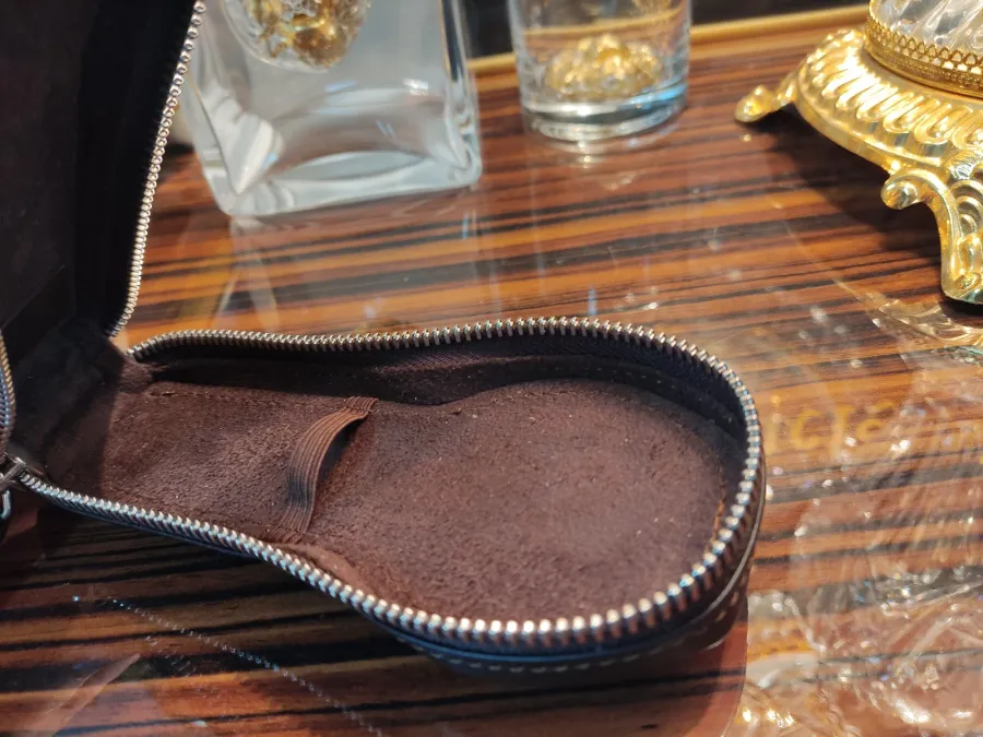picture 3 Excellent watch case - leather - Absolute Breton