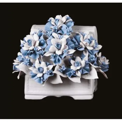 Zdjęcie Duże pudełko ozdobne z turkusowymi porcelanowymi kwiatami