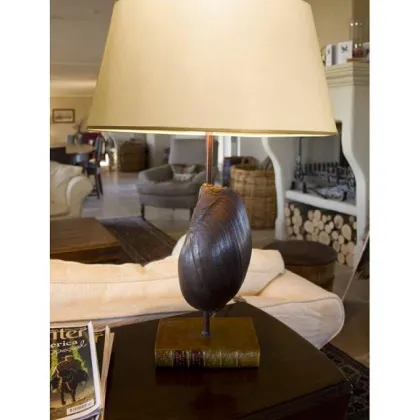 Picture A dazzling decorative lamp