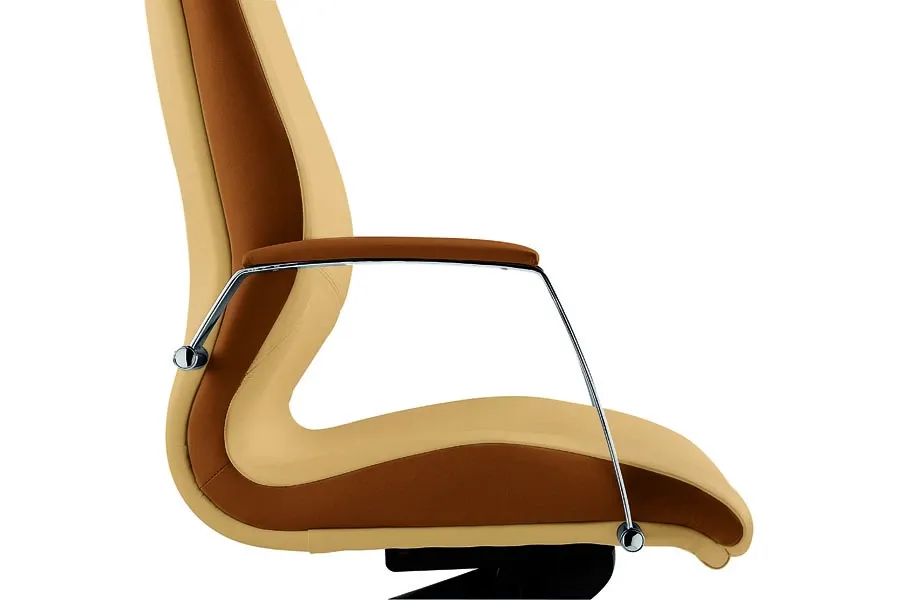 picture 10 Leather armchair prestigiously decorated with Wave leather