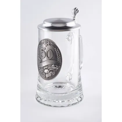 Zdjęcie Cudowny kufel do piwa z cynowym emblematem na 50 urodziny