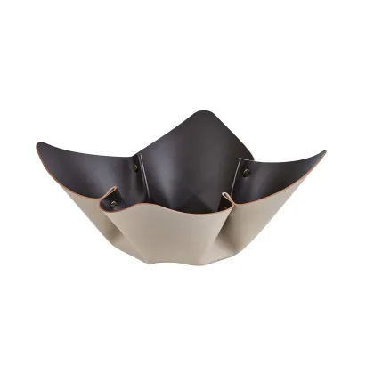 Zdjęcie Stylowa skórzana misa na owoce w kolorze cappuccino