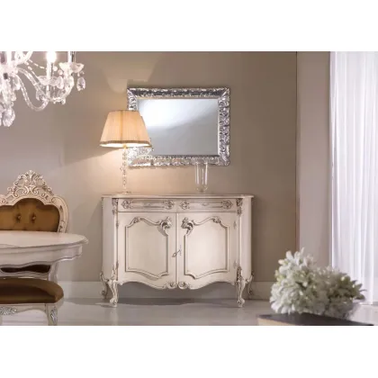 Picture Beautiful Metis mirror with a silver-plated frame