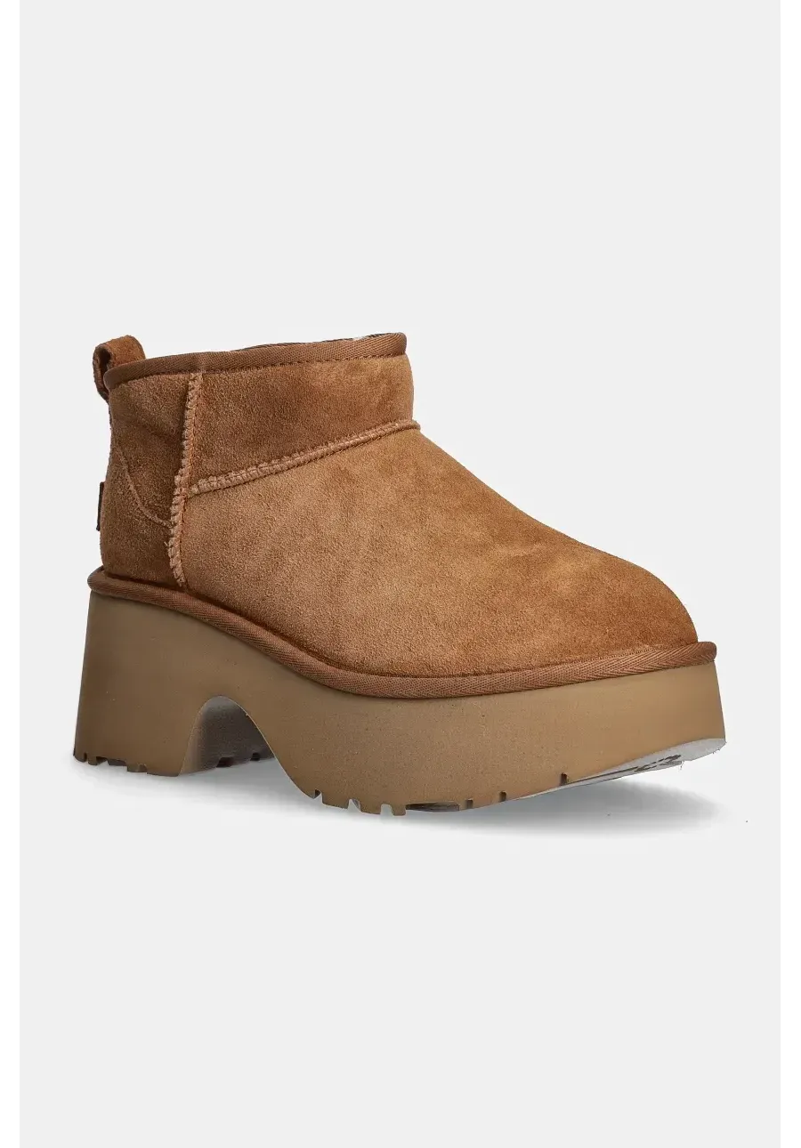obrazek 1 UGG śniegowce zamszowe Classic Ultra Mini New Heights damskie kolor brązowy 1158311-CHE