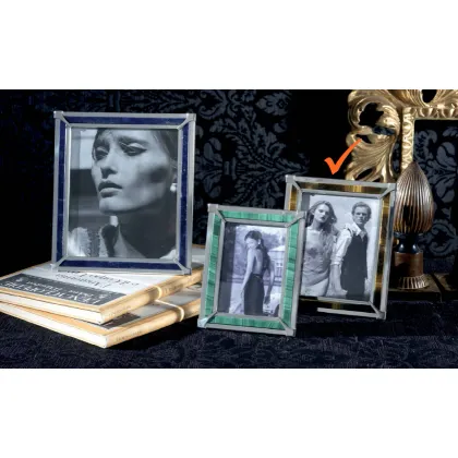 Picture A stunning photo frame made of silver and tiger's eye