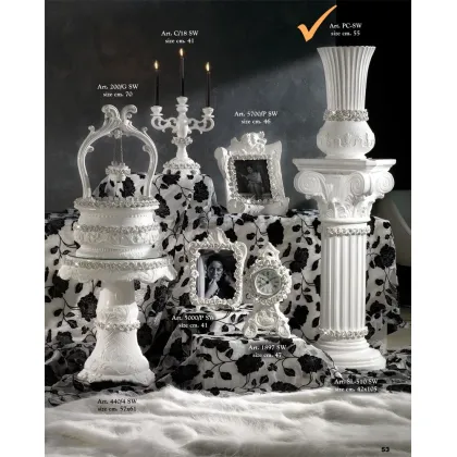 Zdjęcie Piękny wazon z kryształkami