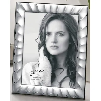 Picture Silver photo frame 9x13 cm with characteristic decoration
