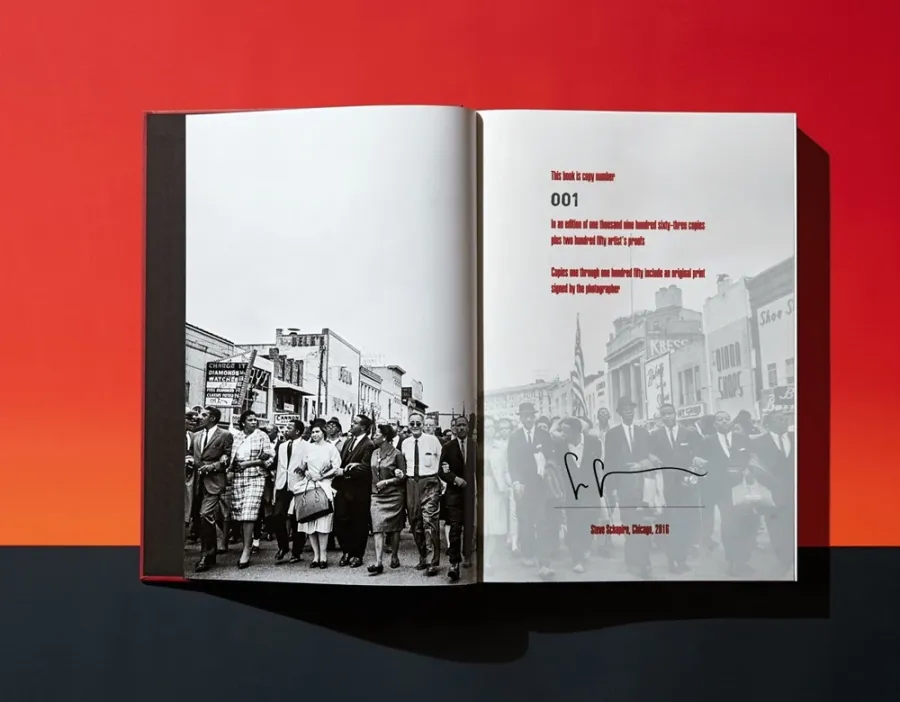 obrazek 2 Książka James Baldwin. The Fire Next Time, Art Edition No. 101–150, Steve Schapiro ‘Selma March’ - Taschen