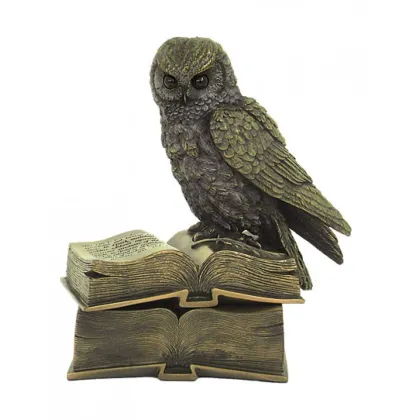 Picture A wonderful resin owl figurine