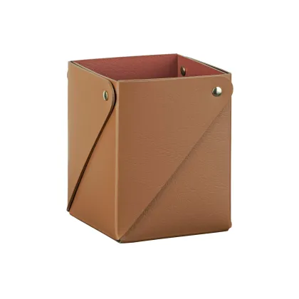 Zdjęcie Pojemnik na przybory 8х8хH10,5 cm w kolorze bursztynowo-brązowym