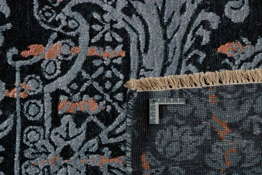picture 2 Luxurious gray exclusive 3D carpet - DAMASK 7083
