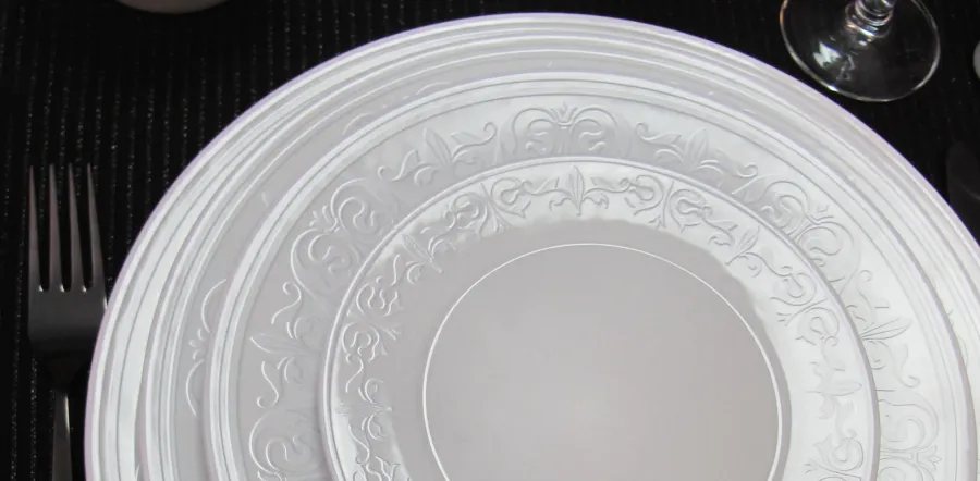 obrazek 1 Piękny i bardzo luksusowy komplet porcelany na stół dla 12 osób - Porcel