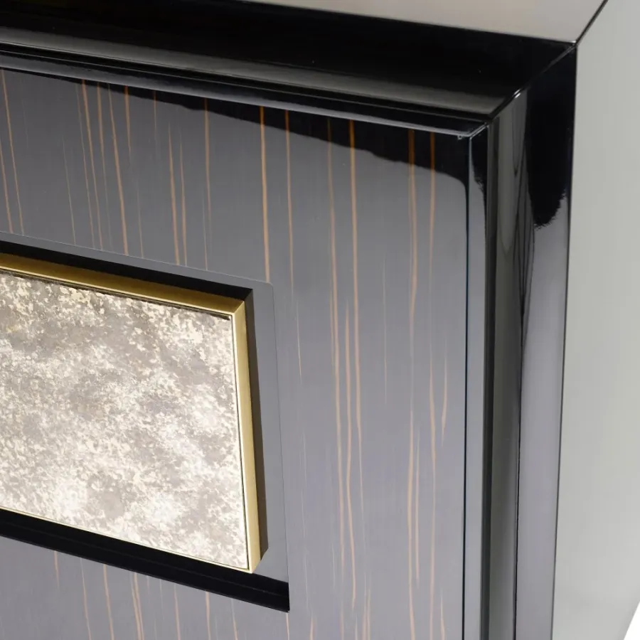 obrazek 3 Genialna drewniana trzydrzwiowa komoda H.80xL.168xP.50 cm