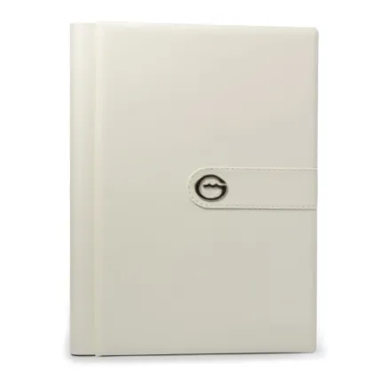 Picture A beautiful wedding photo album