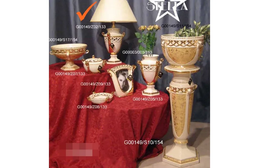 obrazek 1 Dekoracyjna perforowana beżowa lampa zdobiona złotem