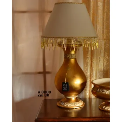 Zdjęcie Włoska lampa w złotym kolorze