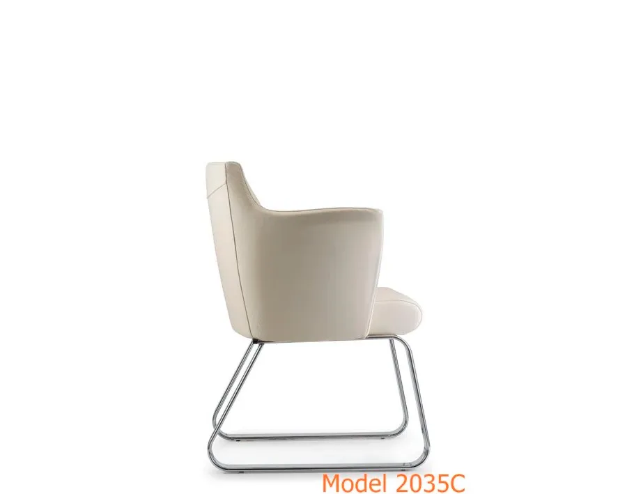 picture 1 Comfortable office chair made of leather