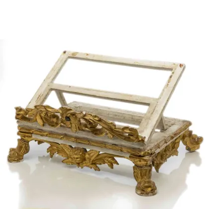 Zdjęcie Złota, lakierowana obrotowa mównica stołowa z XVIII wieku