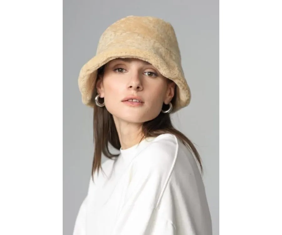 obrazek 7 Damska czapka zimowa z futra norek w wielu kolorach