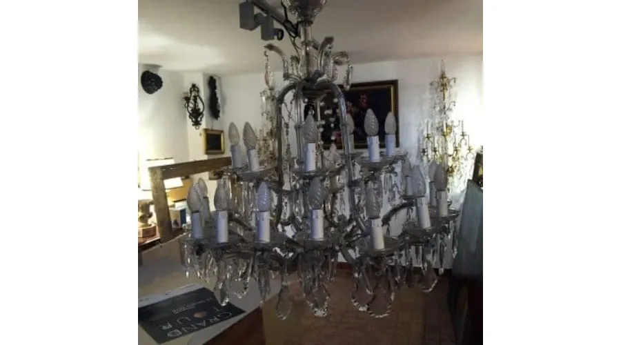 obrazek 2 Para antycznych kryształowych żyrandoli Marii Teresy, 24 światła rozłożone na zakrzywionych ramionach