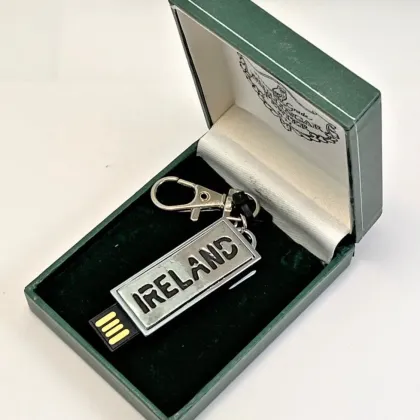 Picture Keychain - 32 GB USB pendrive decorated with the inscription Ireland - Ireland