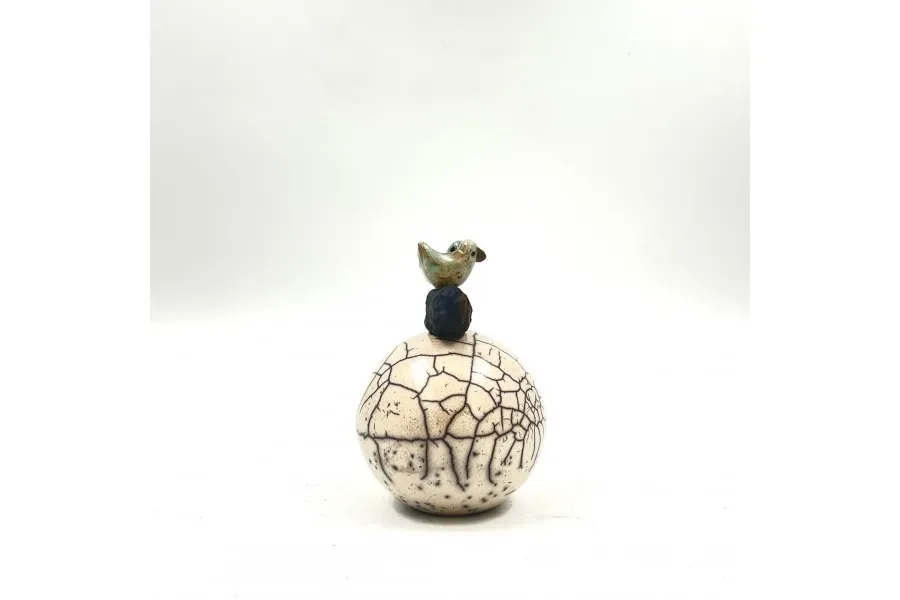 obrazek 4 Cudowna figurka ptaszków na piłce w rozmiarze XS - elegancka ozdoba na prezent